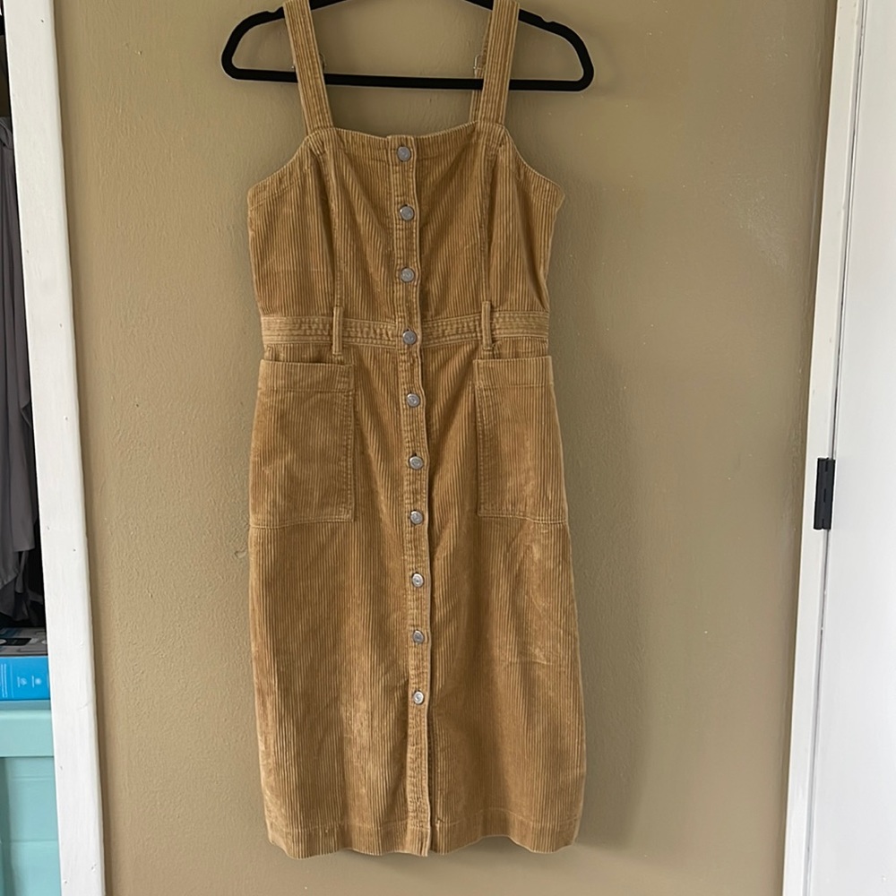 Levis tan coduroy jumper sweetheart neckline